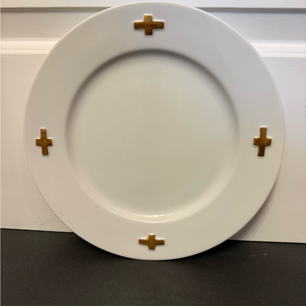 SWID POWELL DINNER PLATE BY ROBERT LEE MORRIS CAMELOT WHITE PORCELAIN GOLD CROSS
